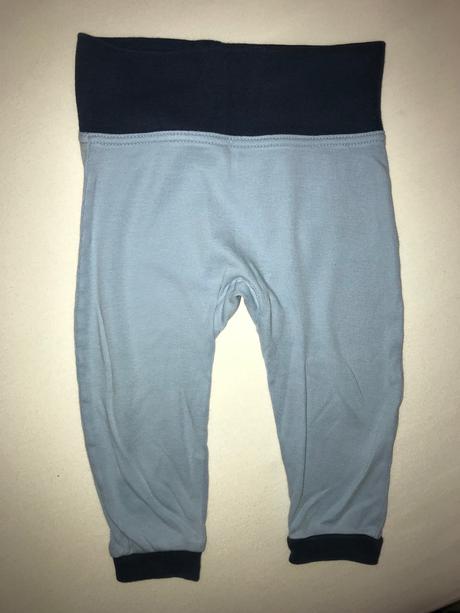 Kojenecké tepláky, 74