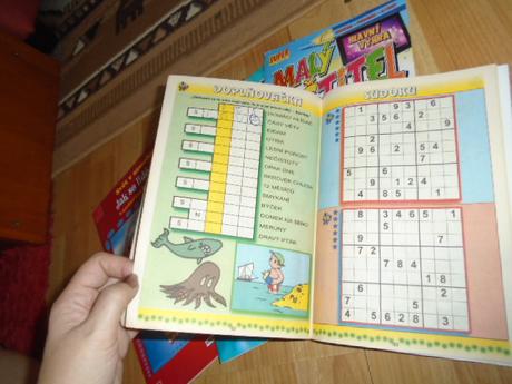 Křížovky dětské luštění žraloci samolepky 4ks, 