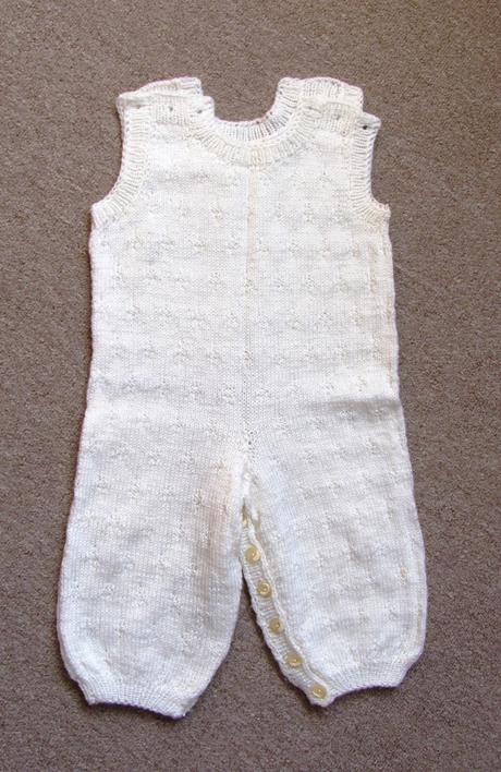 Bílé pletené kalhoty, 68