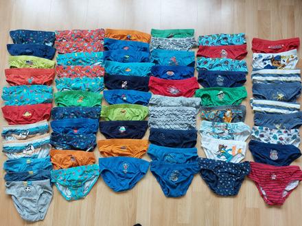 Chlapecké slipy, vel. 110/116 a 116/122, celkem 62, coccodrillo,116