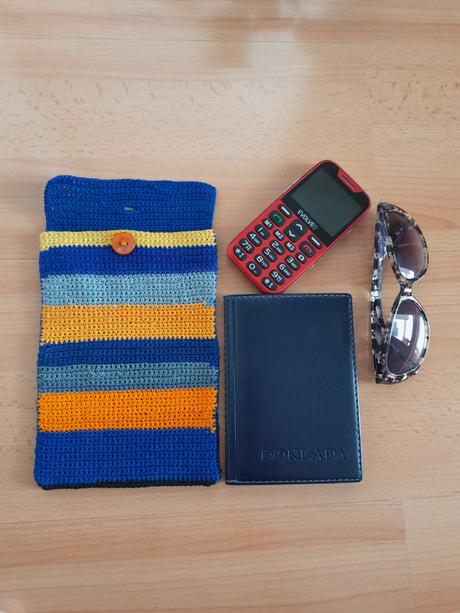 Ručně háčkované pouzdro/kabelka,