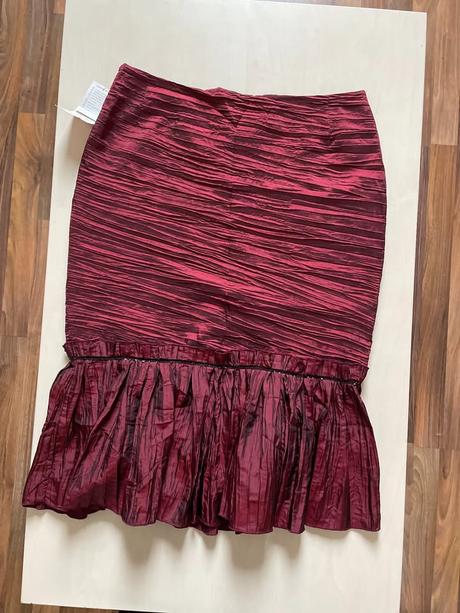 Nová měňavá mačkaná sukně, vel xl ale spíše méně,, l / xl