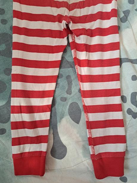 Vánoční pyžamo, 98