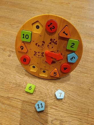 Dřevěná vkládačka-hodiny, 