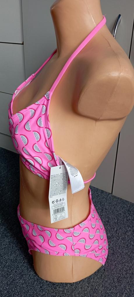 Neonové růžové plavky, 