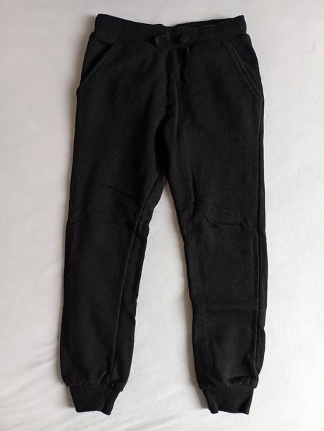 Černé tepláky, kik,128