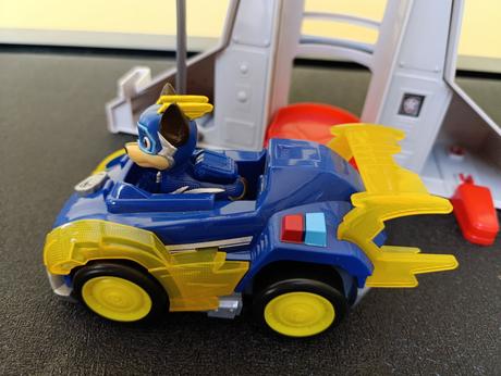 Věž tlapková patrola s autem a pejsky,