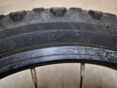 Chlapcké kolo vel. 16, 16