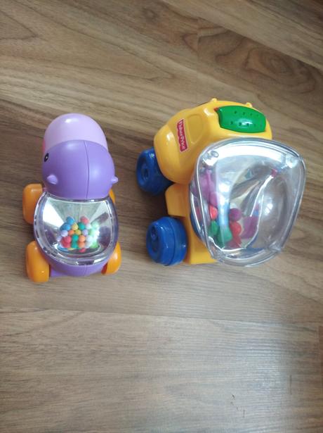 Fisher price hračky s kuličkami,