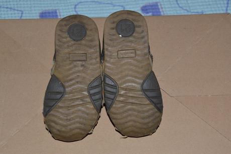 Lehké letní sandály se zpevněnou špičkou, baťa,21