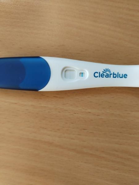 Zkušenosti s těhotenským testem Clearblue a Dr. Max