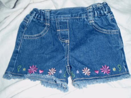Riflové kraťasy s vyšitými květy, 80