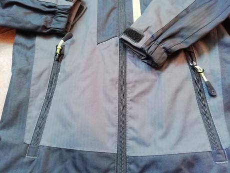 Hezká nepromokavá bunda head-kvalitní top stav, 122