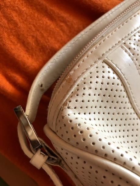 Mala bila kulata kabelka dirkovana mango, mango