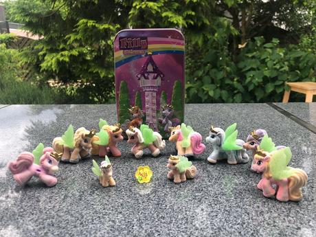 12 filly konicku, filly prstynek a doza, 