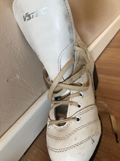 Bile zavazovaci brusle velikost 34, 34