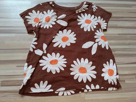 Hnědé tričko s květy 104 next, next,122