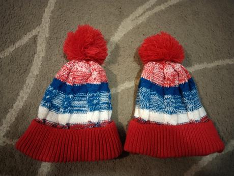 2 čepice, lupilu,110