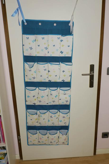 Kapsar tyrkysovy s motylky, 