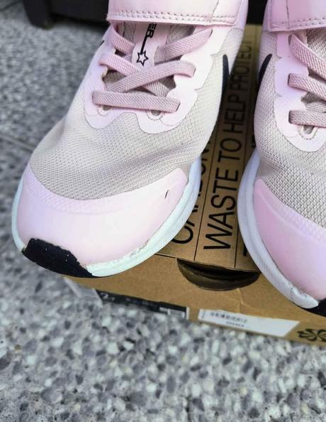 Dívčí nike, nike,33