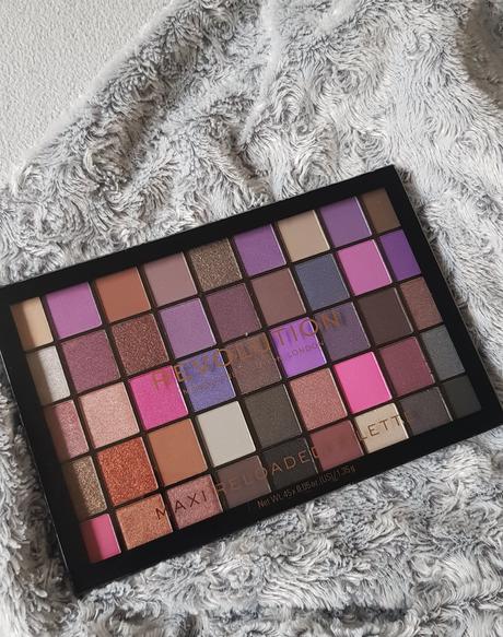 Maxi paleta očních stínů revolution,