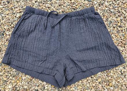 N90	dívčí elegantní kraťasy vel. 146, h&m,146