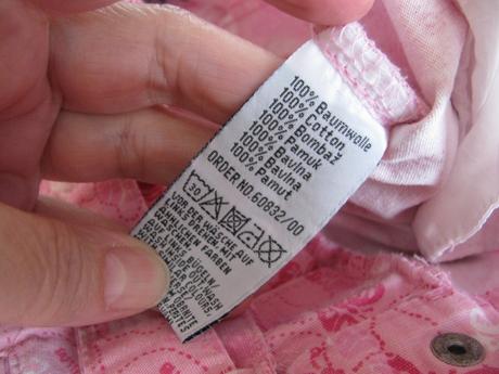 Růžové 3/4 plátěné letní kalhoty s motýlkama, 116