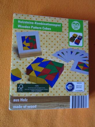 Kombinační hra dřevěné kostky,