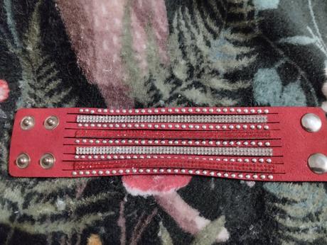 Semišové náramky, 