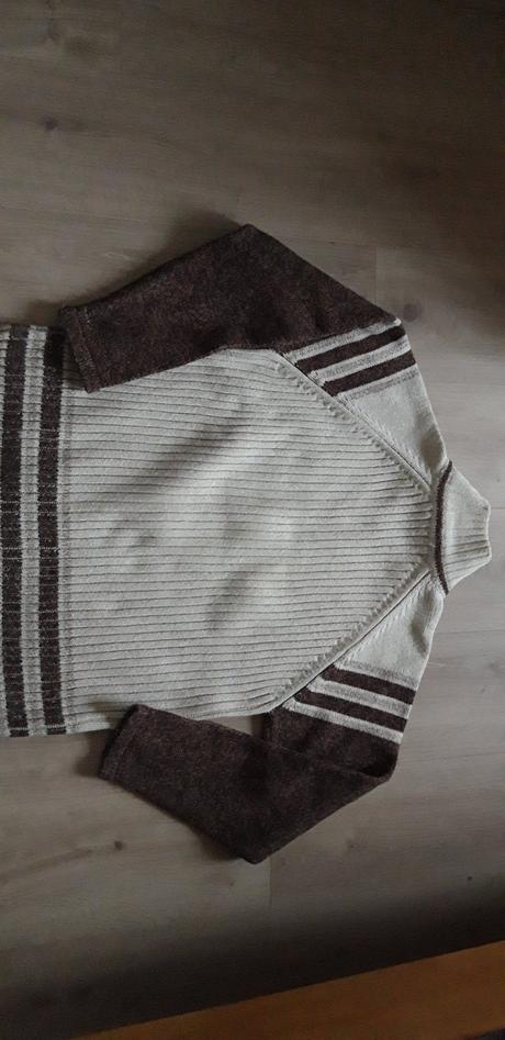 Vlněný svetr vel. m zapínání na zip, m
