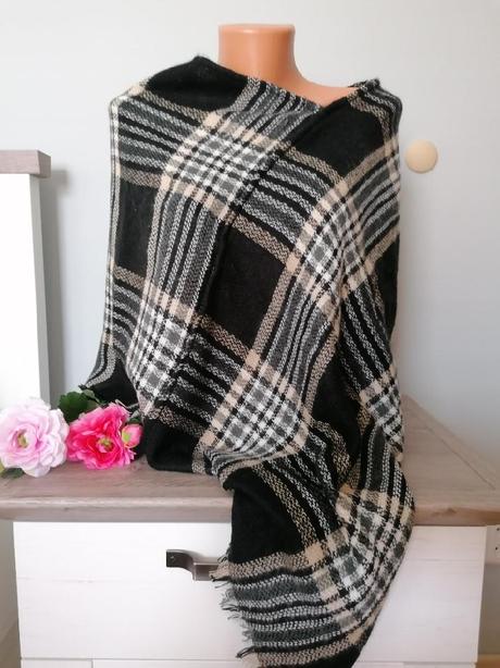 Kostkované pončo, 