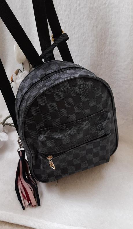 Černo-šedý stylový mini batůžek,