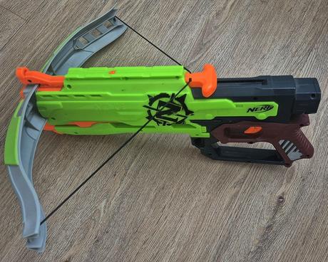 Nerf zombie strike outbreaker - kuš,