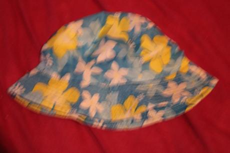 Dětský klobouček květy, 86