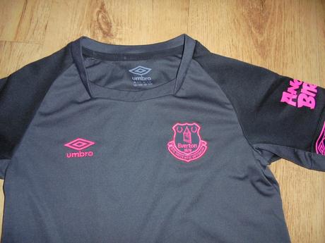 Dres zn. umbro, vel. 122, umbro,122