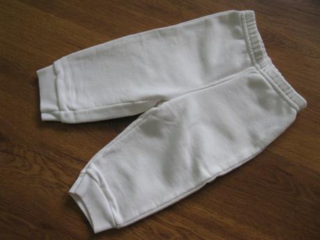 Bílé tepláčky, benetton,68