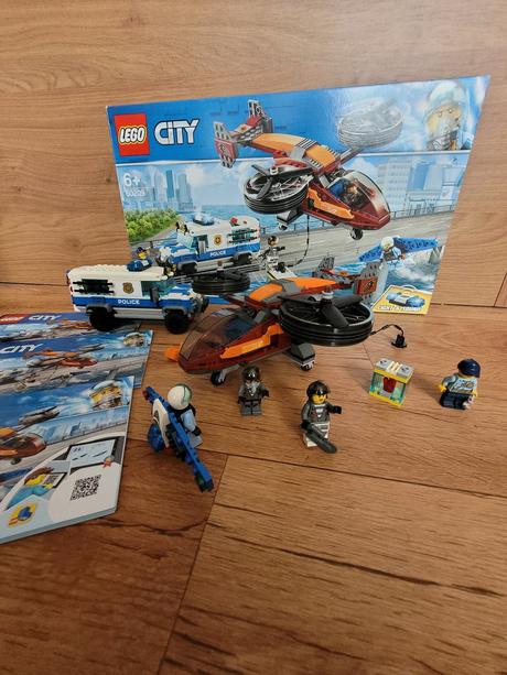 Lego city 60209 letecká policie a loupež diamantu,