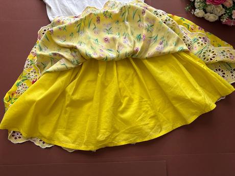 Ob/ šaty s květy a madeirou - v. 9 let zn. next, next,134