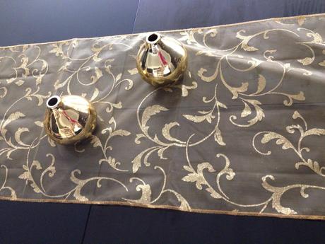 Zlatá souprava dekorativní váza+ běhoun na stůl, 