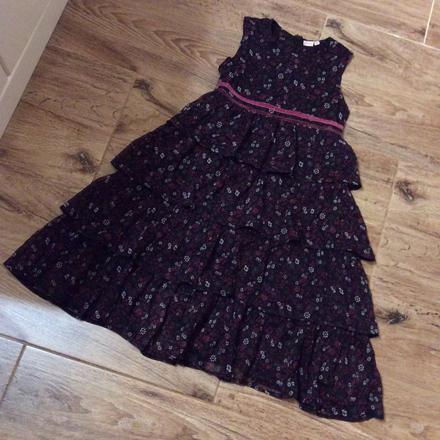 Lehoučké šaty s volánky a zavazováním, 128