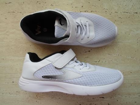 Bílé boty tenisky botasky sálovky, 38