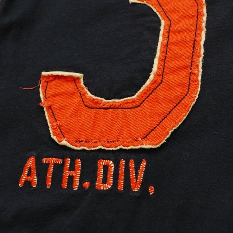 Tmave modre s cislem 34, cherokee,140