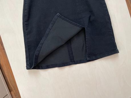 Černá sukně s rozparkem na stehno, vel 34/xs, deni, denim,xs