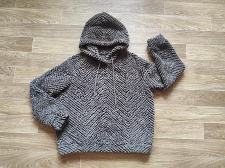 Chlupatá mikina, 44