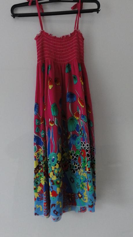 Letní šaty na ramínka, 134