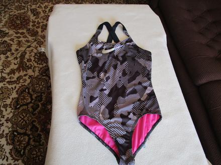 Jen týden nošené dívčí plavky zn. nike, v. 146-152, nike,146