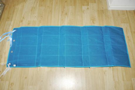 Kapsar tyrkysovy s motylky, 