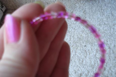 Náramek z korálků,