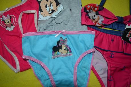 Dívčí set v.98, plavky,šátek, 2x kalhotky, disney,98