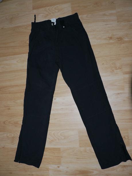 134/140 vyteplene cerne kalhoty od kinderbutt, 146